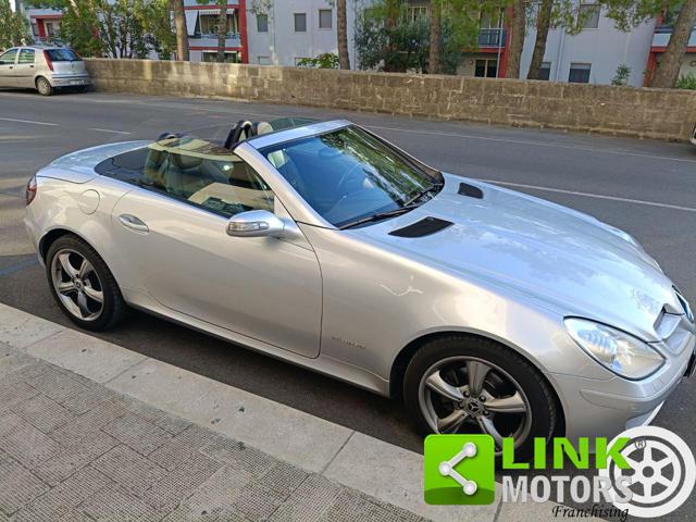 MERCEDES-BENZ SLK 200 usata, con Sistema di navigazione