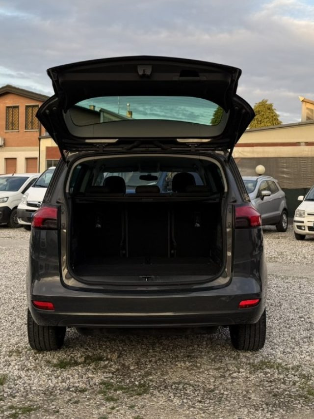 OPEL Zafira Tourer usata, con Controllo trazione