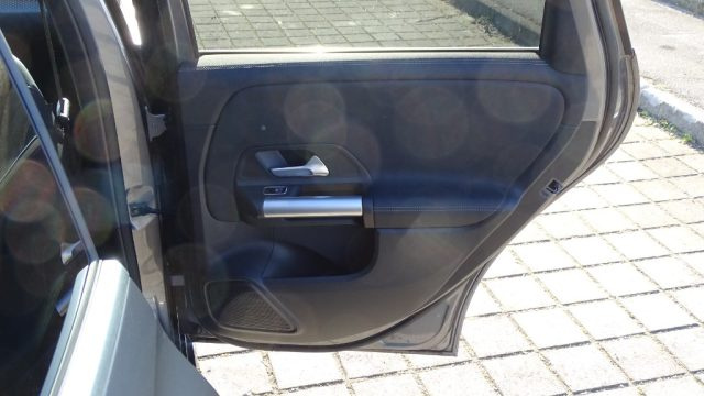 MERCEDES-BENZ B 200 usata, con Freno di stazionamento elettrico