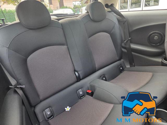 MINI Cooper usata, con USB