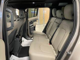 LAND ROVER Defender usata, con Trazione integrale