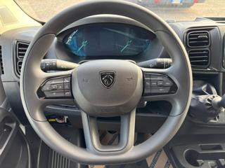 PEUGEOT Boxer usata, con Park Distance Control