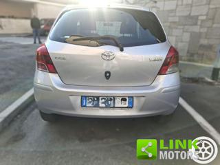 TOYOTA Yaris usata, con Autoradio
