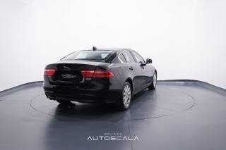 JAGUAR XE usata, con Autoradio