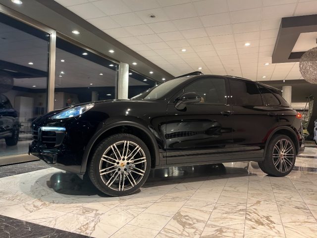 PORSCHE Cayenne usata, con Autoradio