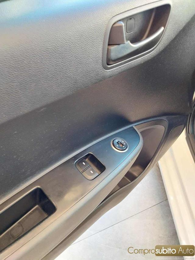 HYUNDAI i10 usata, con Sedile posteriore sdoppiato