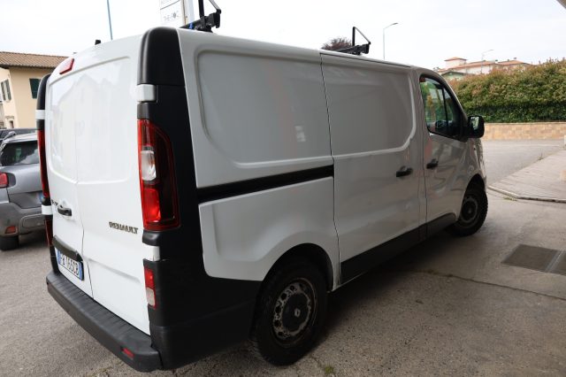RENAULT Trafic usata 64