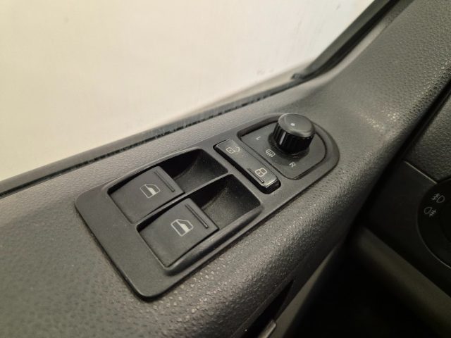 VOLKSWAGEN Transporter usata 23