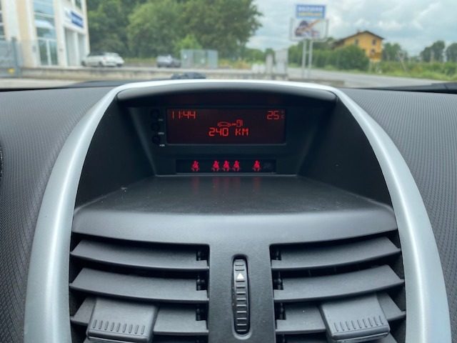 PEUGEOT 207 usata, con Specchietti laterali elettrici