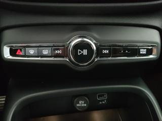 VOLVO XC40 usata, con Touch screen