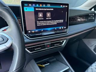 VOLKSWAGEN Tiguan usata, con Gancio traino