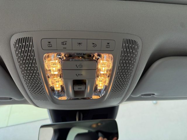 MERCEDES-BENZ GLA 180 usata, con Airbag testa