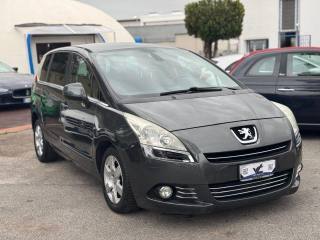PEUGEOT 5008 usata, con Airbag laterali