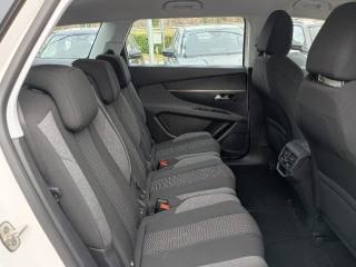 PEUGEOT 5008 usata, con USB