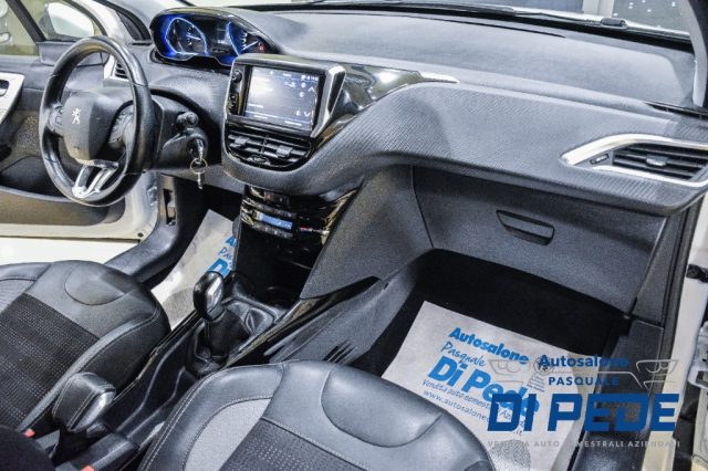 PEUGEOT 2008 usata, con Touch screen