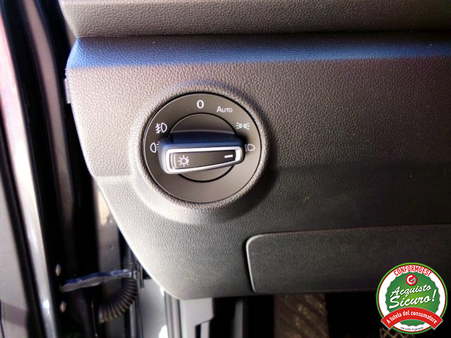 VOLKSWAGEN T-Roc usata, con Lettore CD