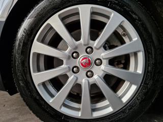 JAGUAR XE usata, con Cerchi in lega