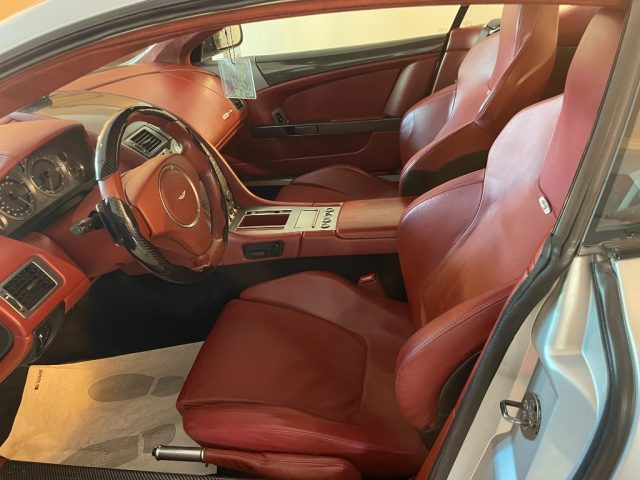 ASTON MARTIN DB9 usata, con Autoradio
