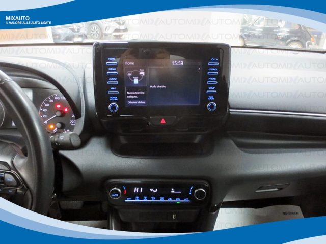 TOYOTA Yaris usata, con Autoradio