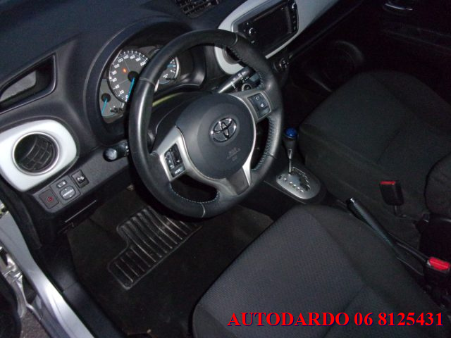 TOYOTA Yaris usata, con Specchietti laterali elettrici