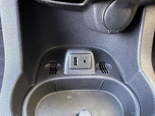 OPEL Corsa usata, con USB
