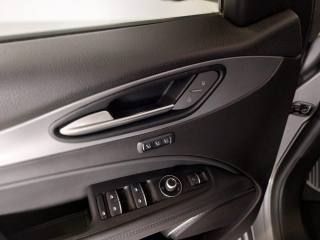 ALFA ROMEO Stelvio usata, con Autoradio