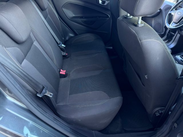 FORD Fiesta usata, con USB