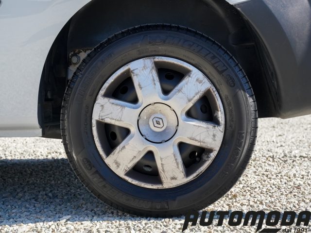 RENAULT Kangoo usata 20