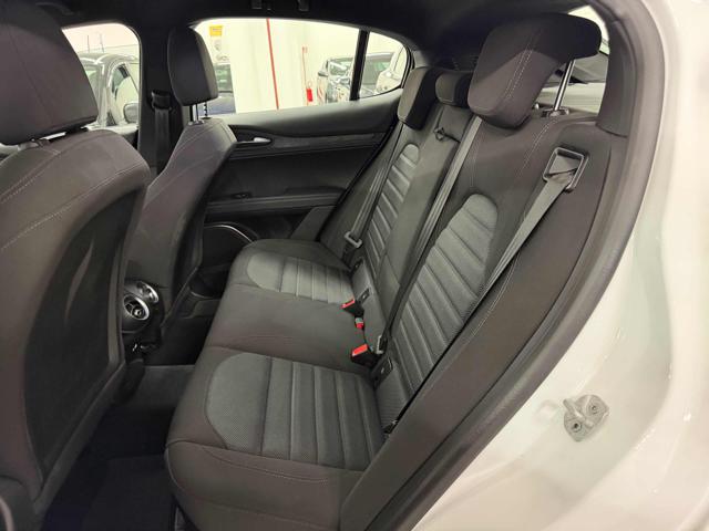 ALFA ROMEO Stelvio usata, con Autoradio digitale
