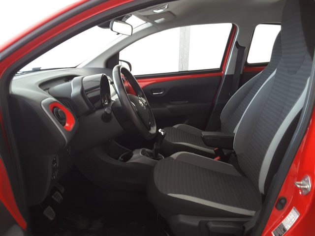 TOYOTA Aygo usata, con Autoradio
