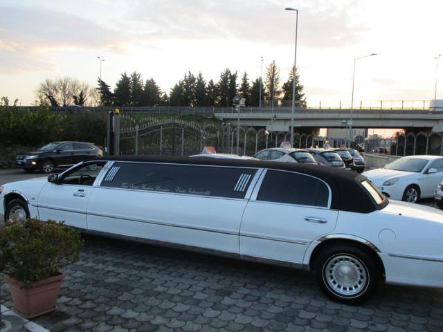 LINCOLN Town Car usata, con Servosterzo