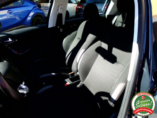 PEUGEOT 208 usata, con Controllo automatico clima