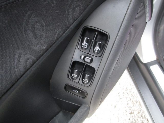 MERCEDES-BENZ C 200 usata 31
