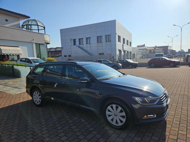 VOLKSWAGEN Passat Variant usata, con Autoradio