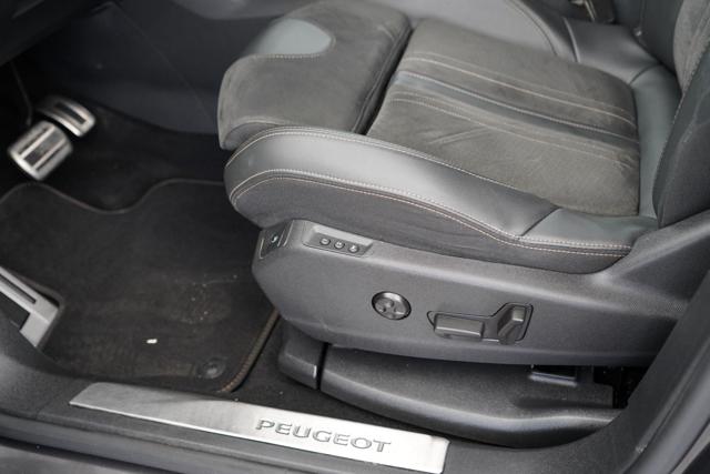 PEUGEOT 5008 usata, con Sistema di navigazione