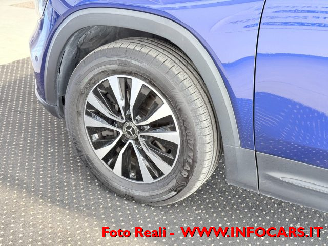 MERCEDES-BENZ GLB 200 usata, con Leve al volante