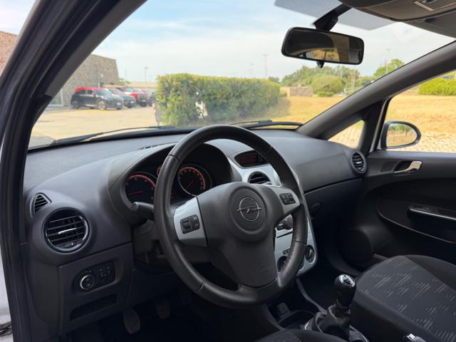 OPEL Corsa usata, con Climatizzatore