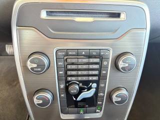 VOLVO V70 usata, con Schermo multifunzione interamente digitale