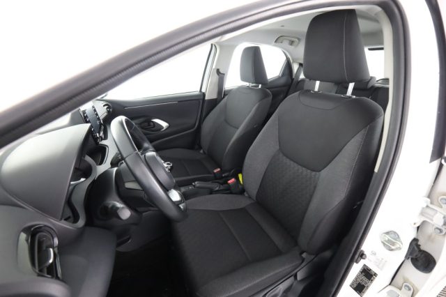 TOYOTA Yaris usata 2