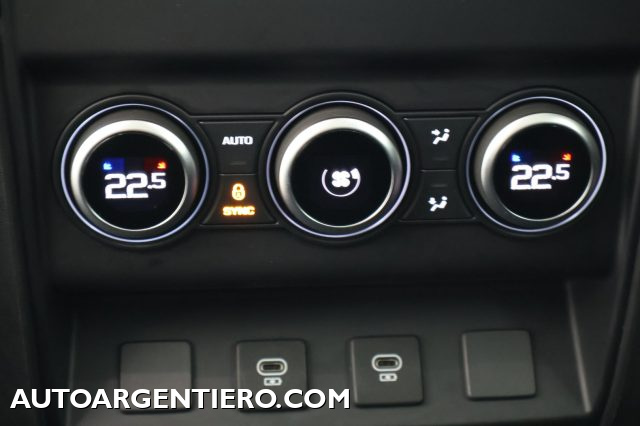 LAND ROVER Defender usata, con Fari LED