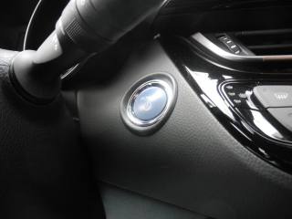 TOYOTA C-HR usata, con Bluetooth