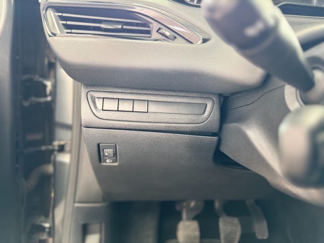 PEUGEOT 208 usata 25