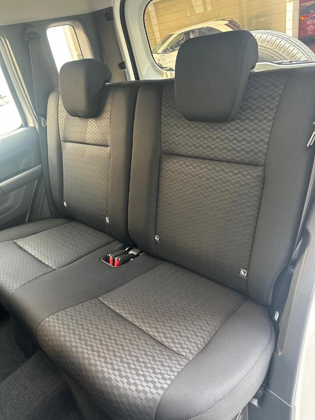 SUZUKI Jimny usata, con Servosterzo