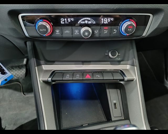 AUDI Q3 usata, con Sensori di parcheggio posteriori