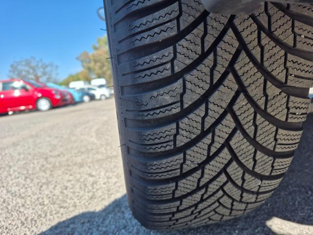 PEUGEOT 2008 usata, con Touch screen