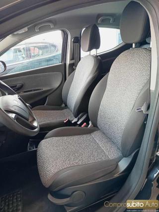 LANCIA Ypsilon usata, con Fendinebbia