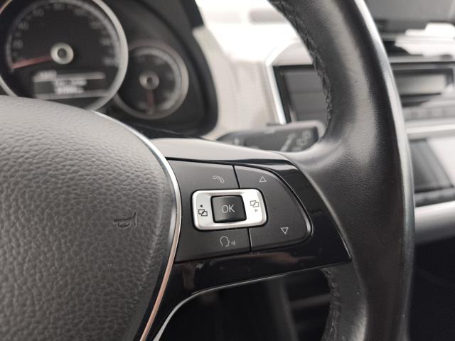 VOLKSWAGEN up! usata, con Volante in pelle
