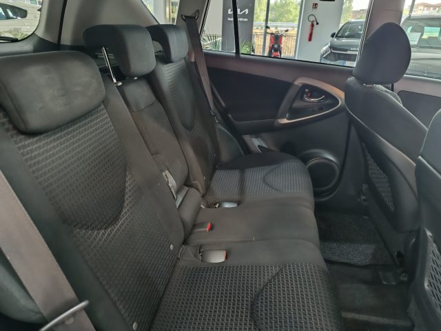 TOYOTA RAV 4 MY23 usata, con Controllo automatico clima