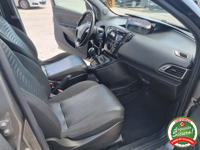 LANCIA Ypsilon usata, con ESP
