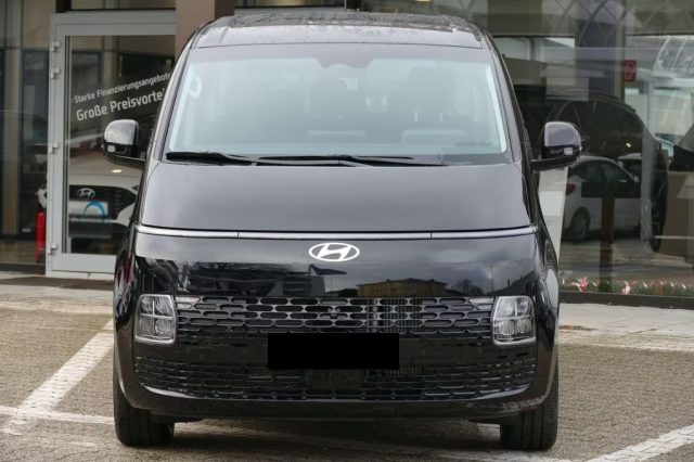 HYUNDAI Staria usata, con Airbag